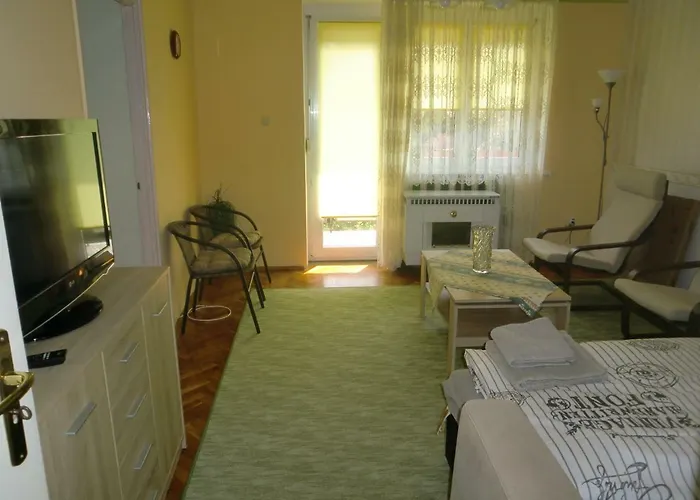 アパート Elizabet